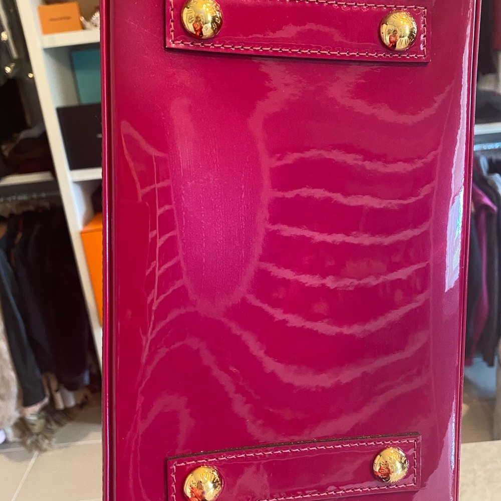 LV monogram magenta vernis Alma MM bag - Picture 5 of 11